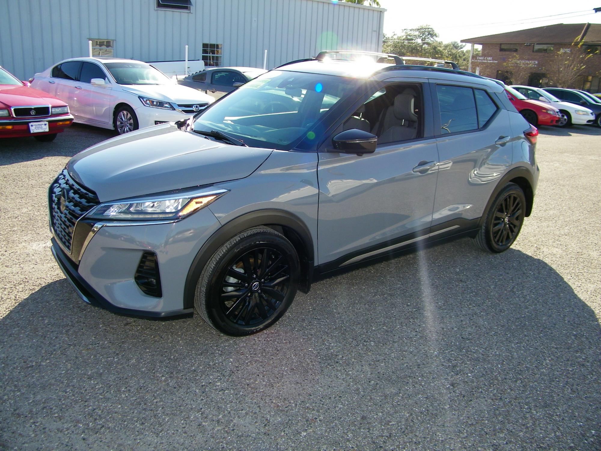 photo of 2021 Nissan Kicks SR