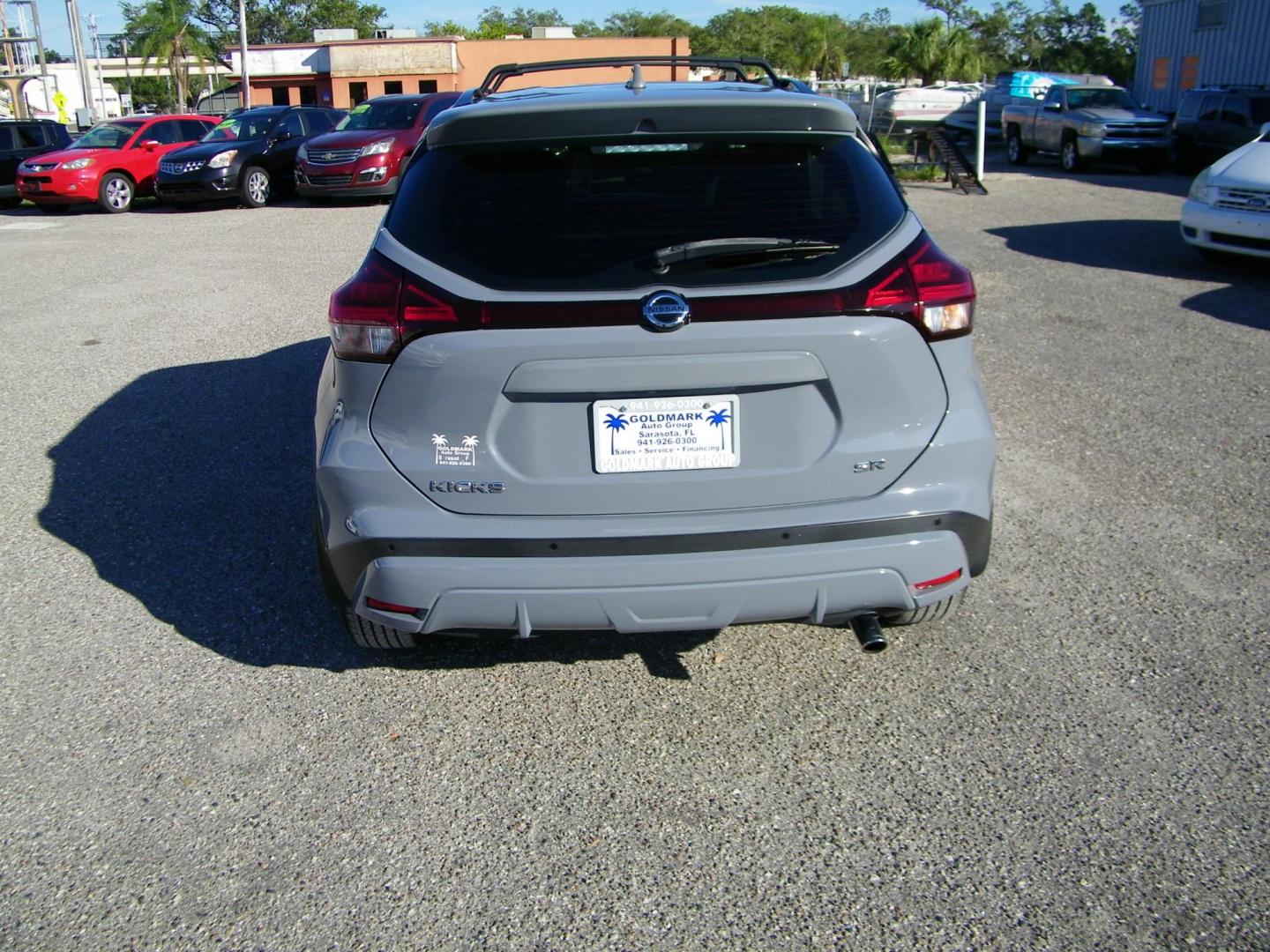 2021 Grey /Grey Nissan Kicks SR (3N1CP5DV2ML) with an 1.6L L4 engine, CVT transmission, located at 4000 Bee Ridge Road, Sarasota, FL, 34233, (941) 926-0300, 27.298664, -82.489151 - Photo#4