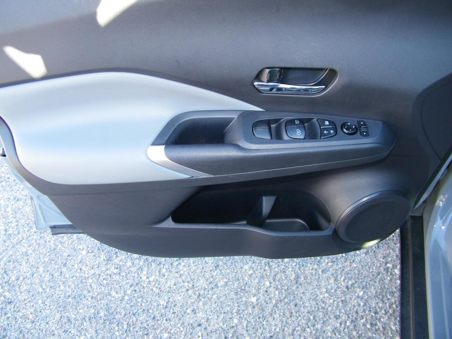 2021 Grey /Grey Nissan Kicks SR (3N1CP5DV2ML) with an 1.6L L4 engine, CVT transmission, located at 4000 Bee Ridge Road, Sarasota, FL, 34233, (941) 926-0300, 27.298664, -82.489151 - Photo#15