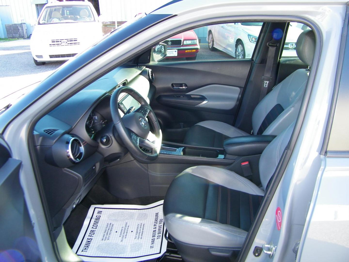 2021 Grey /Grey Nissan Kicks SR (3N1CP5DV2ML) with an 1.6L L4 engine, CVT transmission, located at 4000 Bee Ridge Road, Sarasota, FL, 34233, (941) 926-0300, 27.298664, -82.489151 - Photo#16