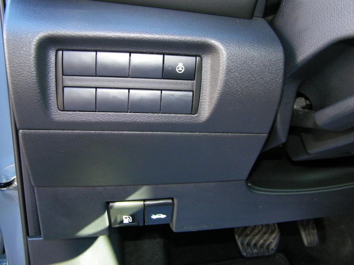 2021 Grey /Grey Nissan Kicks SR (3N1CP5DV2ML) with an 1.6L L4 engine, CVT transmission, located at 4000 Bee Ridge Road, Sarasota, FL, 34233, (941) 926-0300, 27.298664, -82.489151 - Photo#18