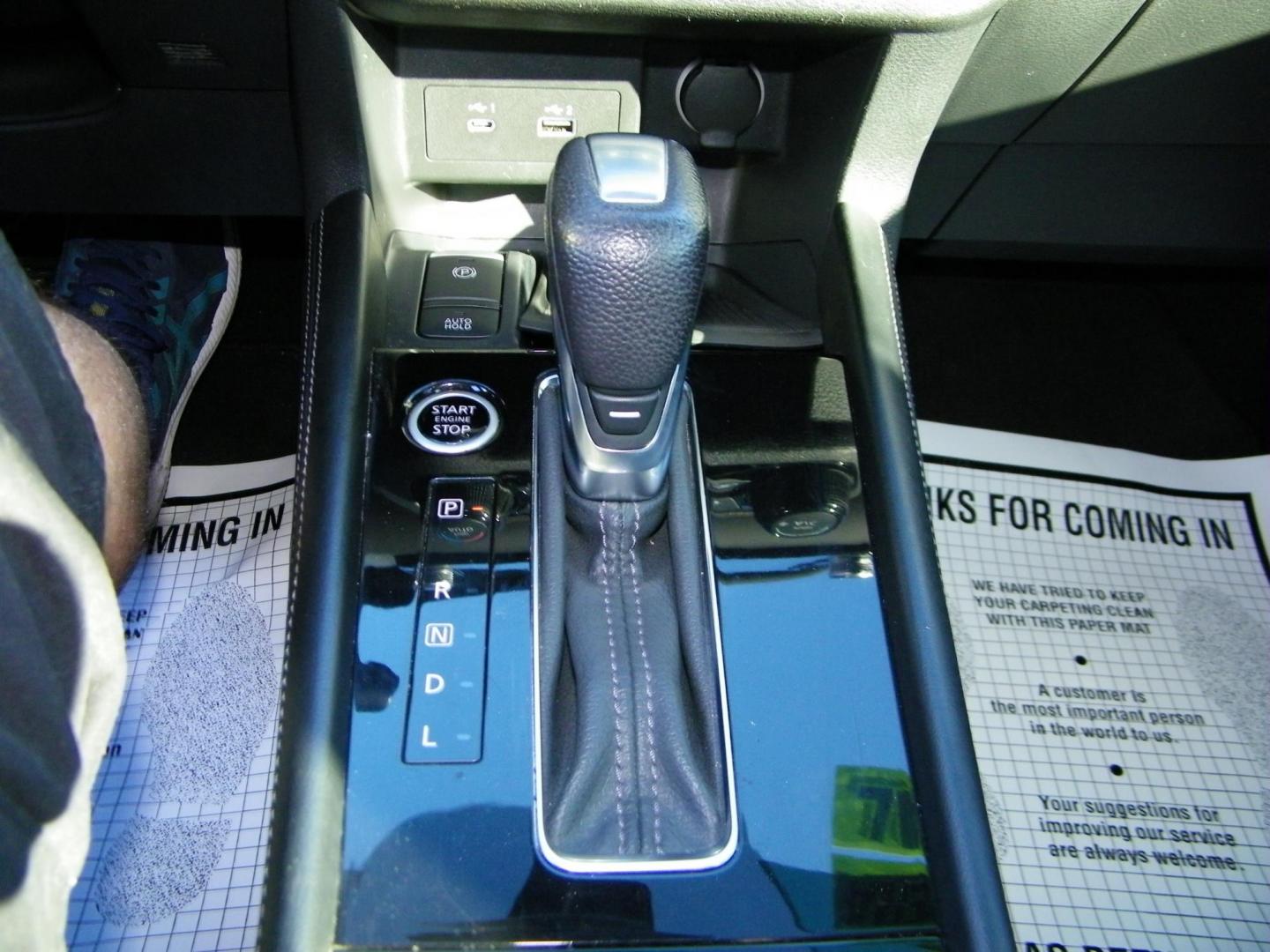 2021 Grey /Grey Nissan Kicks SR (3N1CP5DV2ML) with an 1.6L L4 engine, CVT transmission, located at 4000 Bee Ridge Road, Sarasota, FL, 34233, (941) 926-0300, 27.298664, -82.489151 - Photo#20