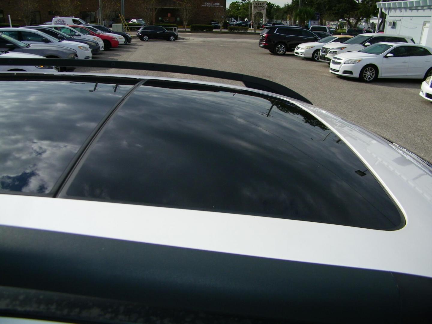 2017 WHITE /Black Ford Escape Titanium 4WD (1FMCU9J98HU) with an 2.0L L4 DOHC 16V engine, 6A transmission, located at 4000 Bee Ridge Road, Sarasota, FL, 34233, (941) 926-0300, 27.298664, -82.489151 - Photo#8