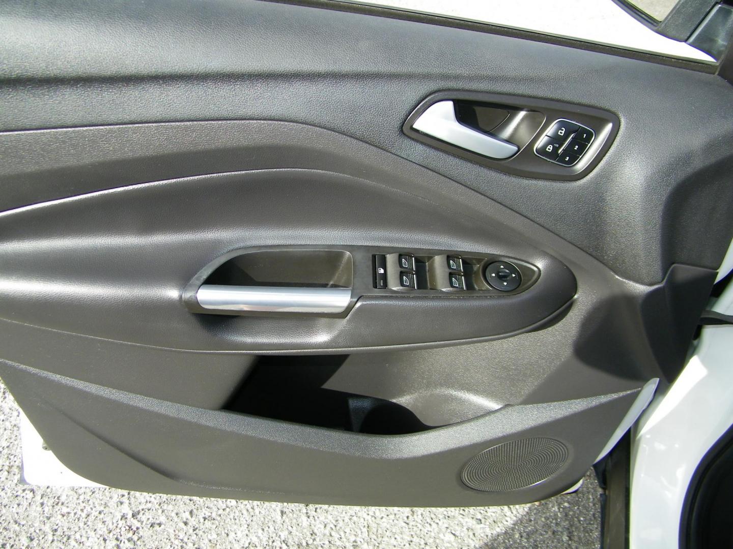 2017 WHITE /Black Ford Escape Titanium 4WD (1FMCU9J98HU) with an 2.0L L4 DOHC 16V engine, 6A transmission, located at 4000 Bee Ridge Road, Sarasota, FL, 34233, (941) 926-0300, 27.298664, -82.489151 - Photo#19