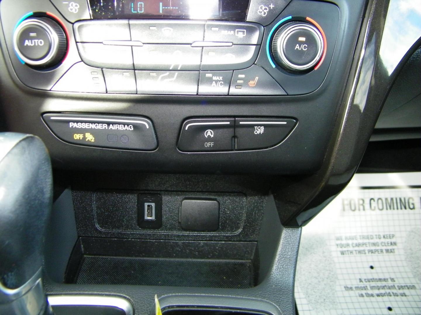 2017 WHITE /Black Ford Escape Titanium 4WD (1FMCU9J98HU) with an 2.0L L4 DOHC 16V engine, 6A transmission, located at 4000 Bee Ridge Road, Sarasota, FL, 34233, (941) 926-0300, 27.298664, -82.489151 - Photo#25