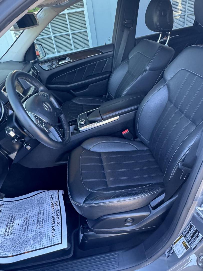 2015 Gray /Black Mercedes-Benz GL-Class GL450 4MATIC (4JGDF6EE2FA) with an 3.0L V6 DOHC 24V TURBO DIESEL engine, 7-Speed Automatic transmission, located at 4000 Bee Ridge Road, Sarasota, FL, 34233, (941) 926-0300, 27.298664, -82.489151 - Photo#6