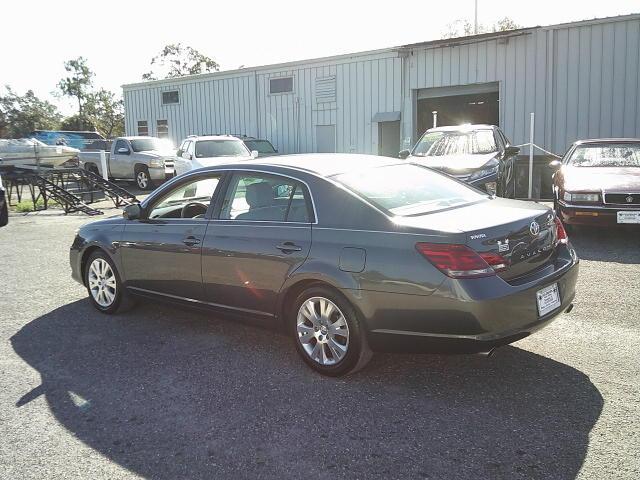 2008 Blue /Beige Toyota Avalon Limited (4T1BK36B18U) with an 3.5L V6 DOHC 24V engine, 6-Speed Automatic Overdrive transmission, located at 4000 Bee Ridge Road, Sarasota, FL, 34233, (941) 926-0300, 27.298664, -82.489151 - Photo#3