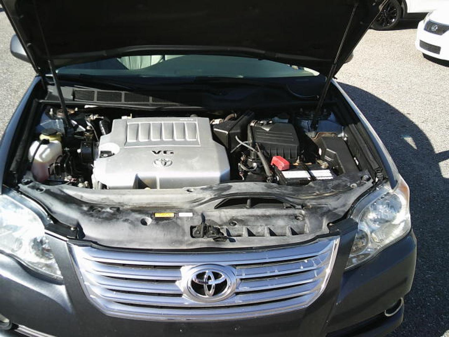 2008 Blue /Beige Toyota Avalon Limited (4T1BK36B18U) with an 3.5L V6 DOHC 24V engine, 6-Speed Automatic Overdrive transmission, located at 4000 Bee Ridge Road, Sarasota, FL, 34233, (941) 926-0300, 27.298664, -82.489151 - Photo#8