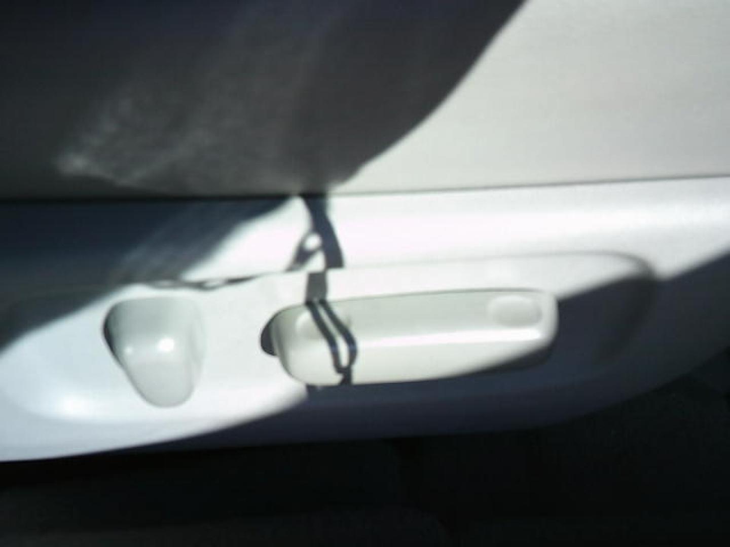 2008 Blue /Beige Toyota Avalon Limited (4T1BK36B18U) with an 3.5L V6 DOHC 24V engine, 6-Speed Automatic Overdrive transmission, located at 4000 Bee Ridge Road, Sarasota, FL, 34233, (941) 926-0300, 27.298664, -82.489151 - Photo#13