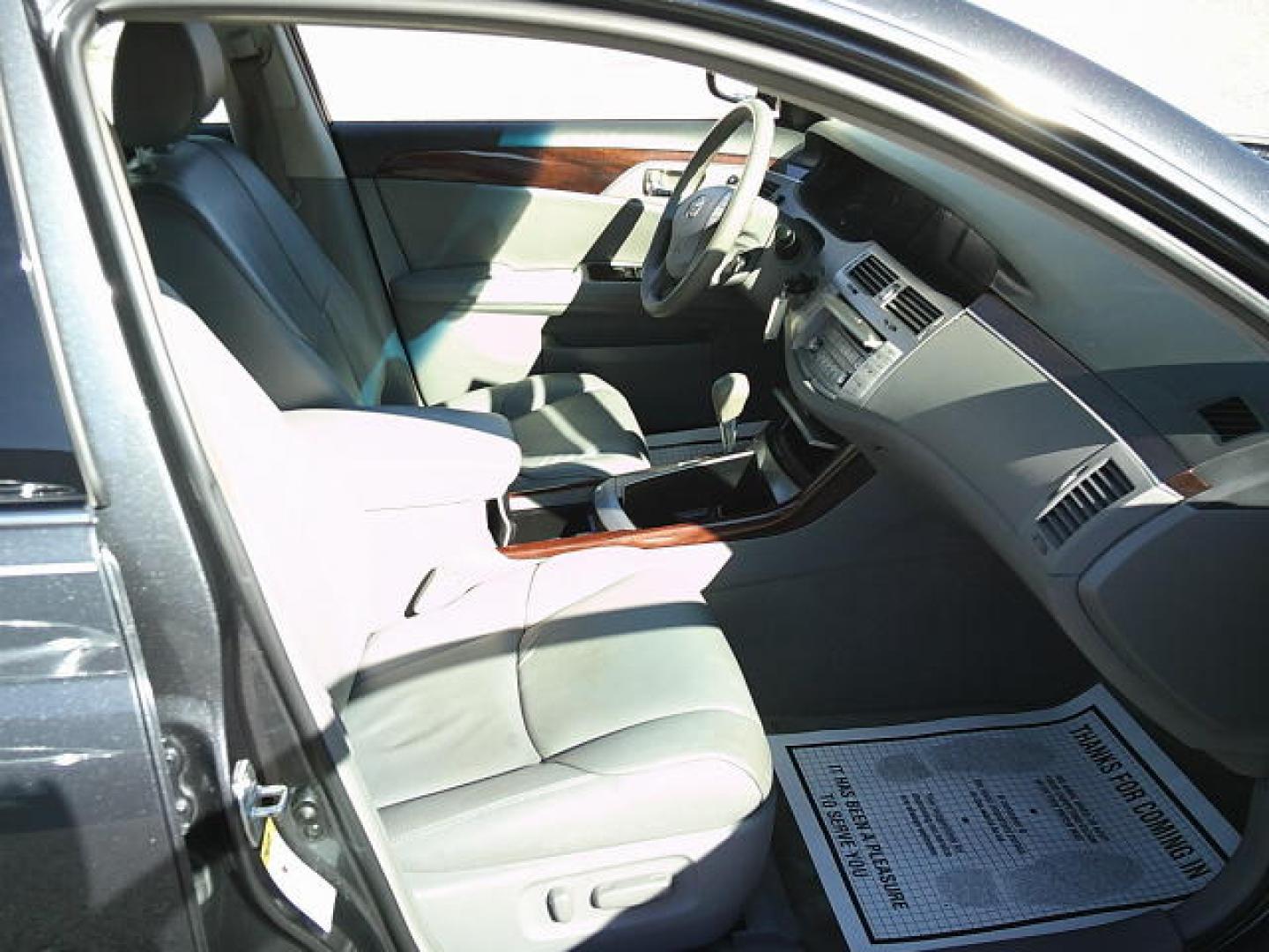 2008 Blue /Beige Toyota Avalon Limited (4T1BK36B18U) with an 3.5L V6 DOHC 24V engine, 6-Speed Automatic Overdrive transmission, located at 4000 Bee Ridge Road, Sarasota, FL, 34233, (941) 926-0300, 27.298664, -82.489151 - Photo#14