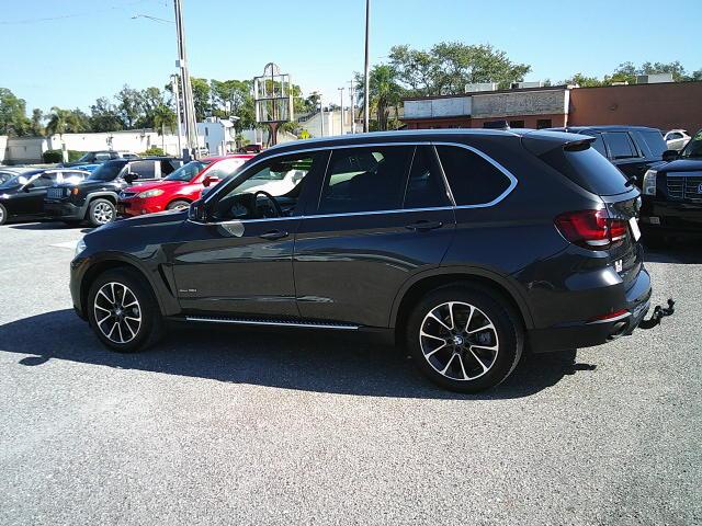 2017 Gray /Black BMW X5 xDrive35i (5UXKR0C55H0) with an 3.0L L6 DOHC 24V engine, 8A transmission, located at 4000 Bee Ridge Road, Sarasota, FL, 34233, (941) 926-0300, 27.298664, -82.489151 - Photo#3