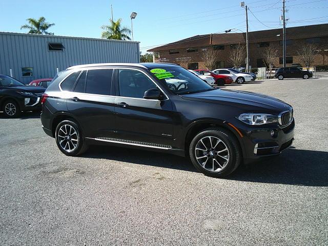 2017 Gray /Black BMW X5 xDrive35i (5UXKR0C55H0) with an 3.0L L6 DOHC 24V engine, 8A transmission, located at 4000 Bee Ridge Road, Sarasota, FL, 34233, (941) 926-0300, 27.298664, -82.489151 - Photo#7