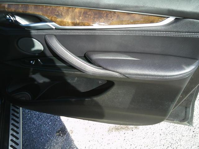 2017 Gray /Black BMW X5 xDrive35i (5UXKR0C55H0) with an 3.0L L6 DOHC 24V engine, 8A transmission, located at 4000 Bee Ridge Road, Sarasota, FL, 34233, (941) 926-0300, 27.298664, -82.489151 - Photo#12