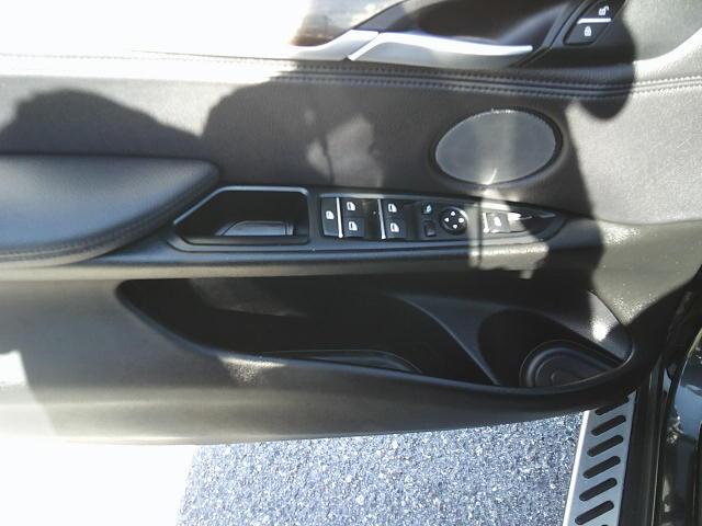 2017 Gray /Black BMW X5 xDrive35i (5UXKR0C55H0) with an 3.0L L6 DOHC 24V engine, 8A transmission, located at 4000 Bee Ridge Road, Sarasota, FL, 34233, (941) 926-0300, 27.298664, -82.489151 - Photo#16