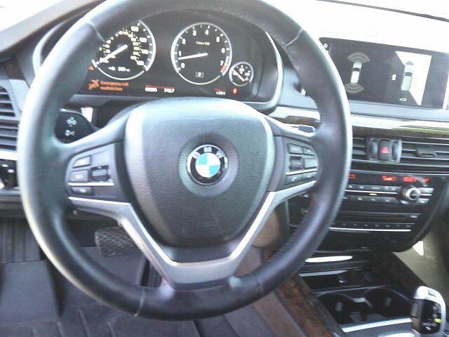 2017 Gray /Black BMW X5 xDrive35i (5UXKR0C55H0) with an 3.0L L6 DOHC 24V engine, 8A transmission, located at 4000 Bee Ridge Road, Sarasota, FL, 34233, (941) 926-0300, 27.298664, -82.489151 - Photo#18