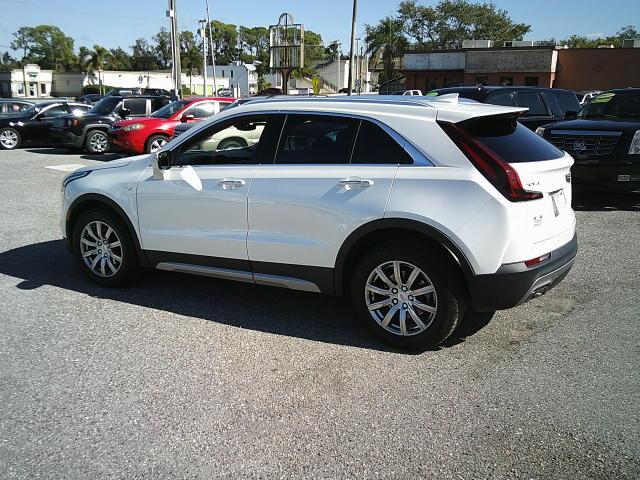 2021 White /Beige Cadillac XT4 Premium Luxury (1GYFZCR40MF) with an 2.0L L4 DOHC 16V engine, 9A transmission, located at 4000 Bee Ridge Road, Sarasota, FL, 34233, (941) 926-0300, 27.298664, -82.489151 - Photo#3