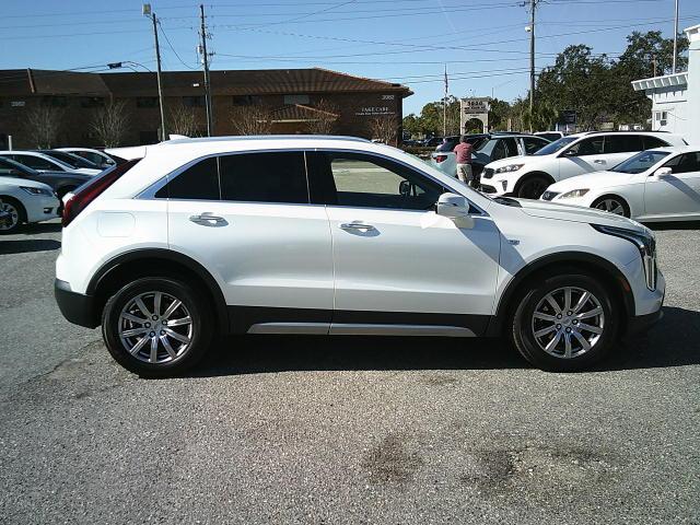 2021 White /Beige Cadillac XT4 Premium Luxury (1GYFZCR40MF) with an 2.0L L4 DOHC 16V engine, 9A transmission, located at 4000 Bee Ridge Road, Sarasota, FL, 34233, (941) 926-0300, 27.298664, -82.489151 - Photo#6