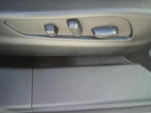 2021 White /Beige Cadillac XT4 Premium Luxury (1GYFZCR40MF) with an 2.0L L4 DOHC 16V engine, 9A transmission, located at 4000 Bee Ridge Road, Sarasota, FL, 34233, (941) 926-0300, 27.298664, -82.489151 - Photo#15