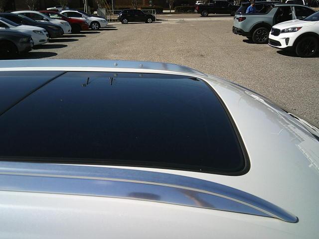 2021 White /Beige Cadillac XT4 Premium Luxury (1GYFZCR40MF) with an 2.0L L4 DOHC 16V engine, 9A transmission, located at 4000 Bee Ridge Road, Sarasota, FL, 34233, (941) 926-0300, 27.298664, -82.489151 - Photo#17