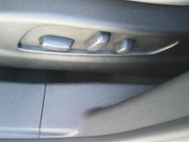 2021 White /Beige Cadillac XT4 Premium Luxury (1GYFZCR40MF) with an 2.0L L4 DOHC 16V engine, 9A transmission, located at 4000 Bee Ridge Road, Sarasota, FL, 34233, (941) 926-0300, 27.298664, -82.489151 - Photo#18