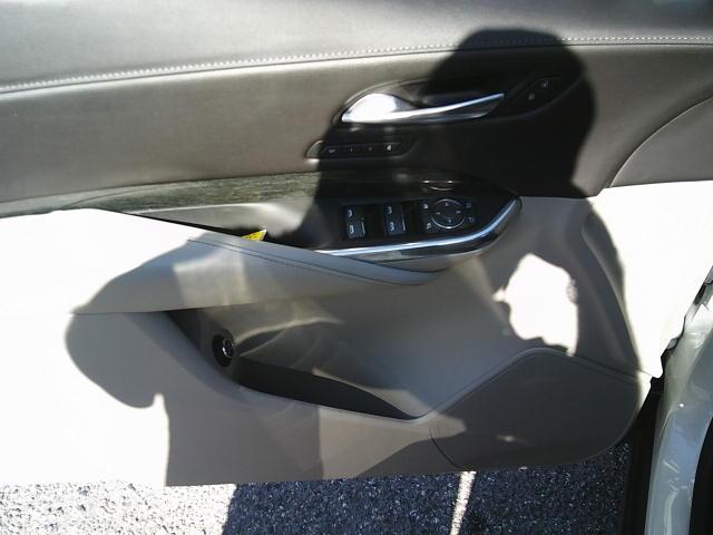 2021 White /Beige Cadillac XT4 Premium Luxury (1GYFZCR40MF) with an 2.0L L4 DOHC 16V engine, 9A transmission, located at 4000 Bee Ridge Road, Sarasota, FL, 34233, (941) 926-0300, 27.298664, -82.489151 - Photo#19