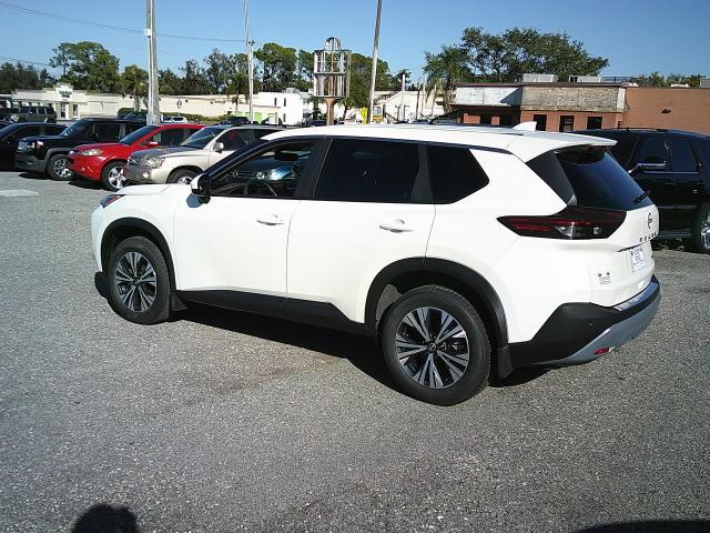 2023 White /Gray Nissan Rogue SV (JN8BT3BA4PW) with an 2.5L L4 DOHC 16V engine, CVT transmission, located at 4000 Bee Ridge Road, Sarasota, FL, 34233, (941) 926-0300, 27.298664, -82.489151 - Photo#2