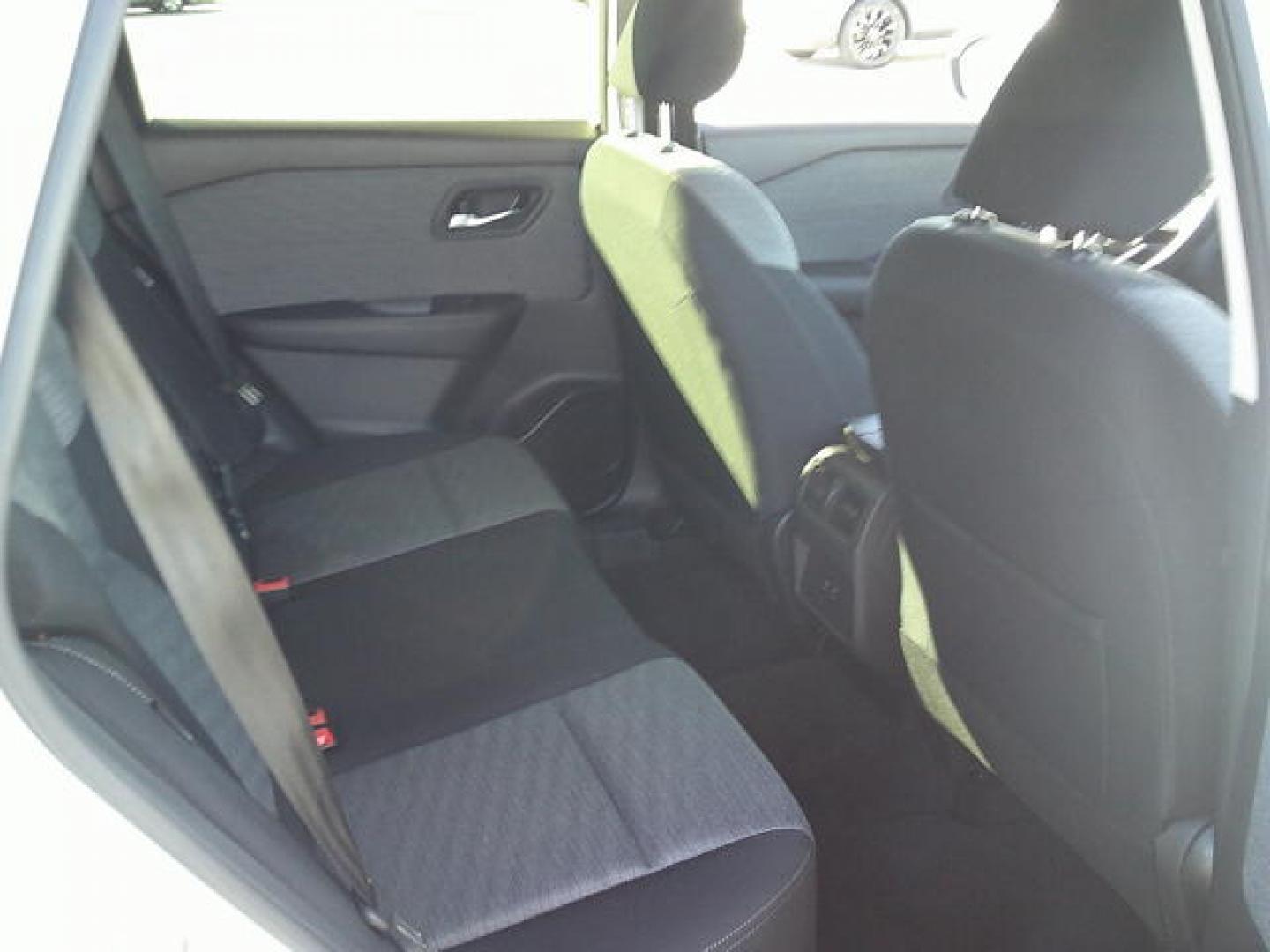 2023 White /Gray Nissan Rogue SV (JN8BT3BA4PW) with an 2.5L L4 DOHC 16V engine, CVT transmission, located at 4000 Bee Ridge Road, Sarasota, FL, 34233, (941) 926-0300, 27.298664, -82.489151 - Photo#11