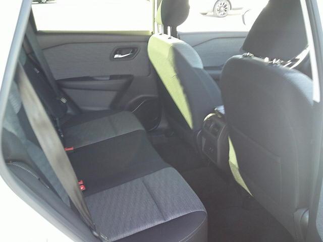 2023 White /Gray Nissan Rogue SV (JN8BT3BA4PW) with an 2.5L L4 DOHC 16V engine, CVT transmission, located at 4000 Bee Ridge Road, Sarasota, FL, 34233, (941) 926-0300, 27.298664, -82.489151 - Photo#11