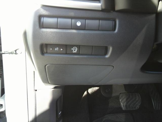 2023 White /Gray Nissan Rogue SV (JN8BT3BA4PW) with an 2.5L L4 DOHC 16V engine, CVT transmission, located at 4000 Bee Ridge Road, Sarasota, FL, 34233, (941) 926-0300, 27.298664, -82.489151 - Photo#15