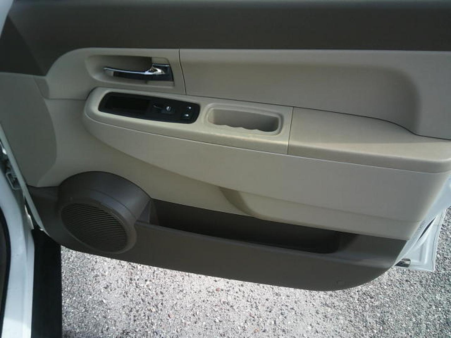 2010 WHITE /Grey Jeep Liberty Sport 2WD (1J4PP2GK4AW) with an 3.7L V6 SOHC 12V engine, 4-Speed Automatic transmission, located at 4000 Bee Ridge Road, Sarasota, FL, 34233, (941) 926-0300, 27.298664, -82.489151 - Photo#13