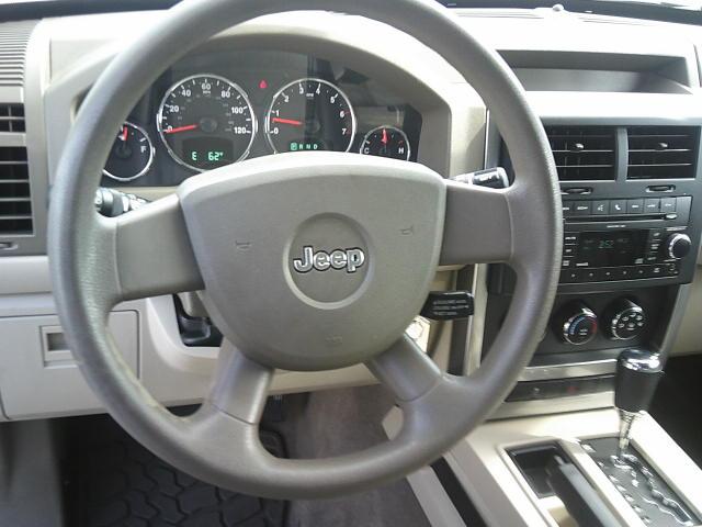 2010 WHITE /Grey Jeep Liberty Sport 2WD (1J4PP2GK4AW) with an 3.7L V6 SOHC 12V engine, 4-Speed Automatic transmission, located at 4000 Bee Ridge Road, Sarasota, FL, 34233, (941) 926-0300, 27.298664, -82.489151 - Photo#17