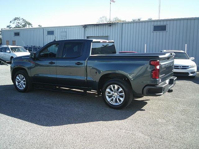 2020 Gray /Black Chevrolet Silverado 1500 Custom Crew Cab Long Box 2WD (3GCPWBEH9LG) with an 4.3L V6 engine, 6A transmission, located at 4000 Bee Ridge Road, Sarasota, FL, 34233, (941) 926-0300, 27.298664, -82.489151 - Photo#3