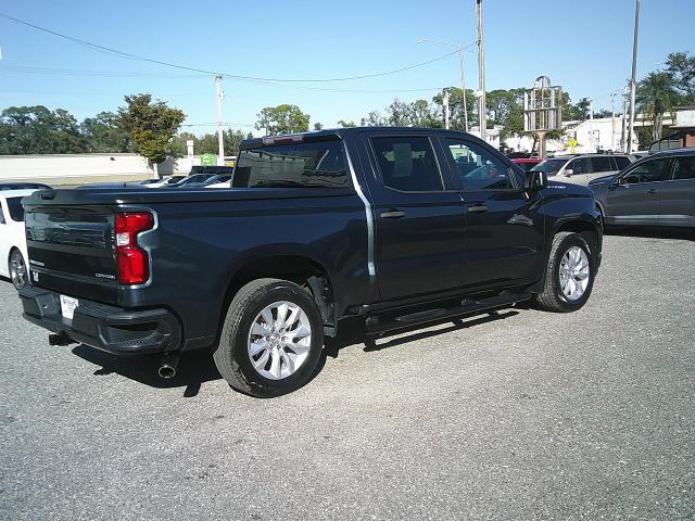 2020 Gray /Black Chevrolet Silverado 1500 Custom Crew Cab Long Box 2WD (3GCPWBEH9LG) with an 4.3L V6 engine, 6A transmission, located at 4000 Bee Ridge Road, Sarasota, FL, 34233, (941) 926-0300, 27.298664, -82.489151 - Photo#5