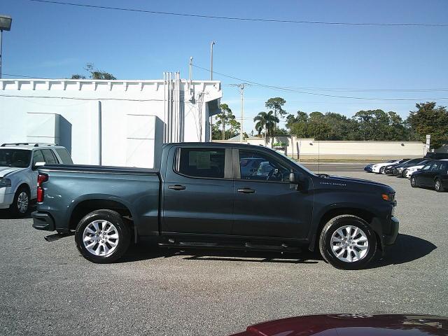 2020 Gray /Black Chevrolet Silverado 1500 Custom Crew Cab Long Box 2WD (3GCPWBEH9LG) with an 4.3L V6 engine, 6A transmission, located at 4000 Bee Ridge Road, Sarasota, FL, 34233, (941) 926-0300, 27.298664, -82.489151 - Photo#6