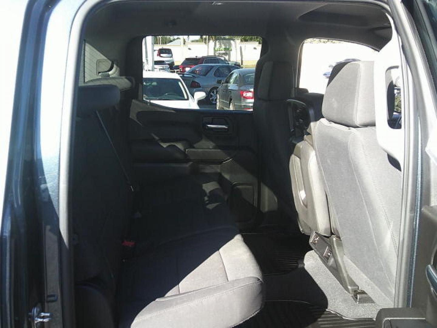 2020 Gray /Black Chevrolet Silverado 1500 Custom Crew Cab Long Box 2WD (3GCPWBEH9LG) with an 4.3L V6 engine, 6A transmission, located at 4000 Bee Ridge Road, Sarasota, FL, 34233, (941) 926-0300, 27.298664, -82.489151 - Photo#11