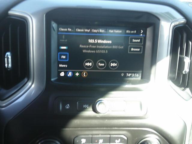 2020 Gray /Black Chevrolet Silverado 1500 Custom Crew Cab Long Box 2WD (3GCPWBEH9LG) with an 4.3L V6 engine, 6A transmission, located at 4000 Bee Ridge Road, Sarasota, FL, 34233, (941) 926-0300, 27.298664, -82.489151 - Photo#19