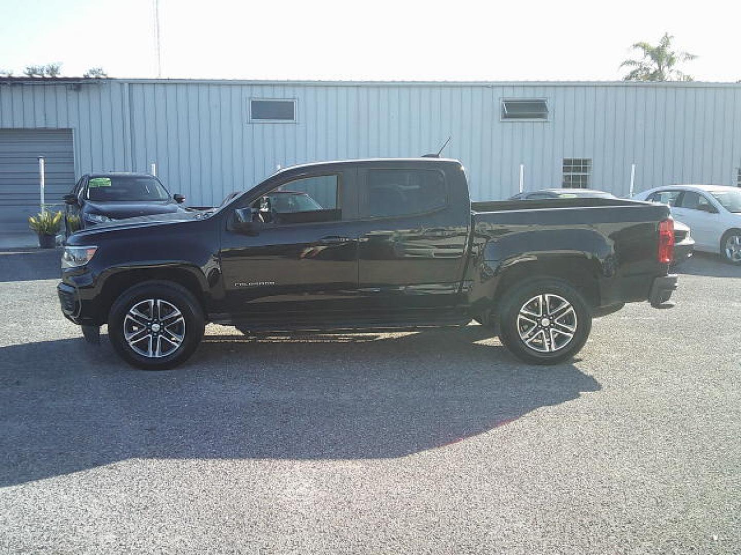2021 Black /Grey Chevrolet Colorado Work Truck Crew Cab Long Box 2WD (1GCGSBENXM1) with an 3.6L V6 DOHC 24V GAS engine, 6A transmission, located at 4000 Bee Ridge Road, Sarasota, FL, 34233, (941) 926-0300, 27.298664, -82.489151 - Photo#2