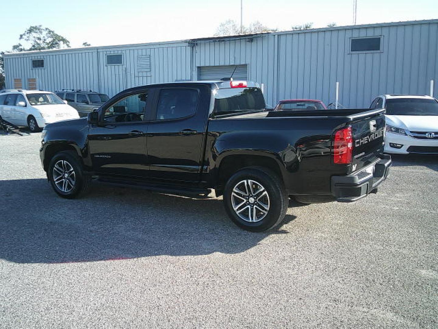2021 Black /Grey Chevrolet Colorado Work Truck Crew Cab Long Box 2WD (1GCGSBENXM1) with an 3.6L V6 DOHC 24V GAS engine, 6A transmission, located at 4000 Bee Ridge Road, Sarasota, FL, 34233, (941) 926-0300, 27.298664, -82.489151 - Photo#3