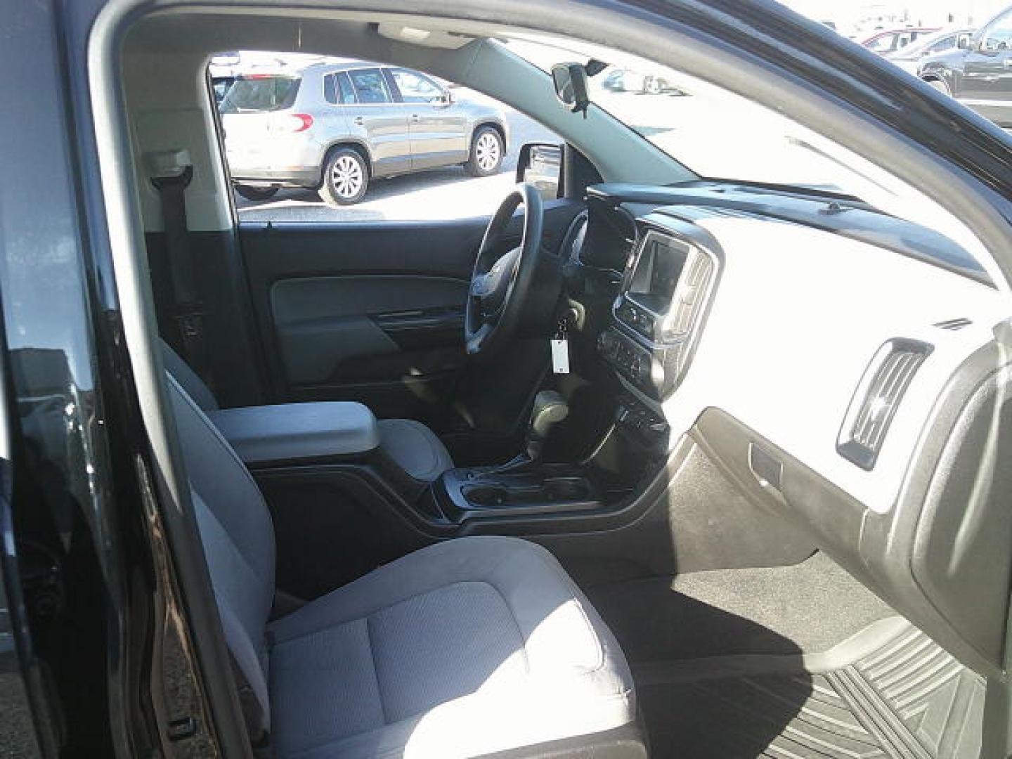 2021 Black /Grey Chevrolet Colorado Work Truck Crew Cab Long Box 2WD (1GCGSBENXM1) with an 3.6L V6 DOHC 24V GAS engine, 6A transmission, located at 4000 Bee Ridge Road, Sarasota, FL, 34233, (941) 926-0300, 27.298664, -82.489151 - Photo#13