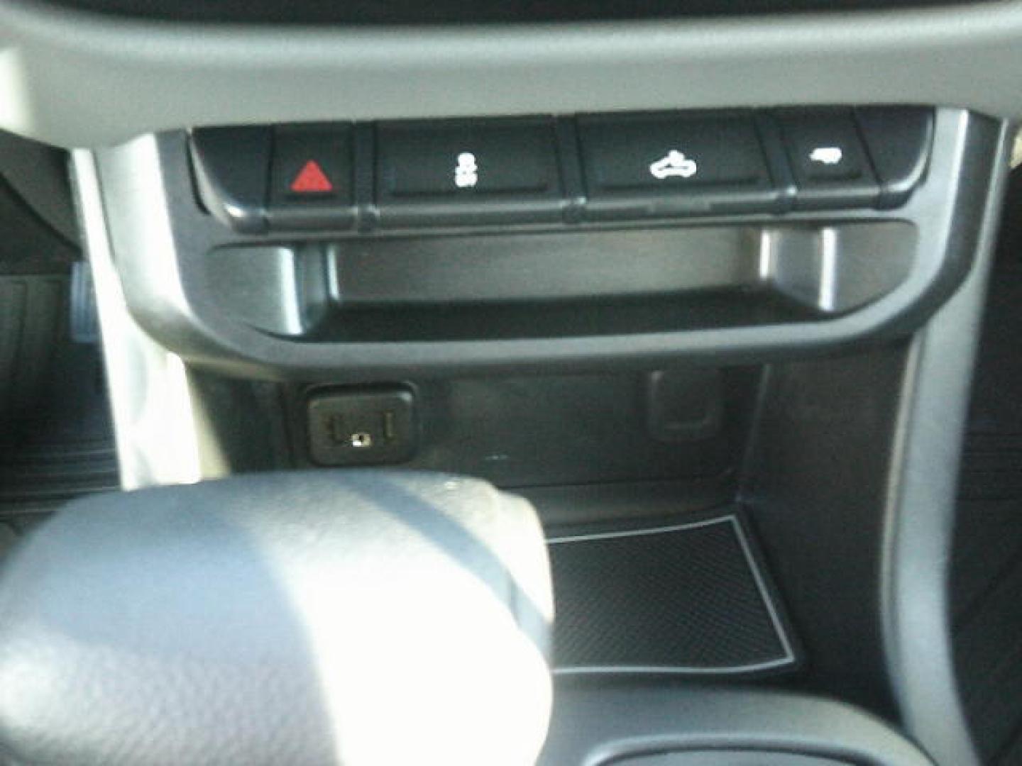 2021 Black /Grey Chevrolet Colorado Work Truck Crew Cab Long Box 2WD (1GCGSBENXM1) with an 3.6L V6 DOHC 24V GAS engine, 6A transmission, located at 4000 Bee Ridge Road, Sarasota, FL, 34233, (941) 926-0300, 27.298664, -82.489151 - Photo#19