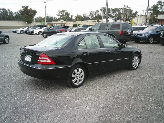 2007 Black /Beige Mercedes-Benz C-Class C280 Luxury Sedan 4Matic (WDBRF92H77F) with an 3.2L V6 SOHC 18V engine, Automatic transmission, located at 4000 Bee Ridge Road, Sarasota, FL, 34233, (941) 926-0300, 27.298664, -82.489151 - Photo#5