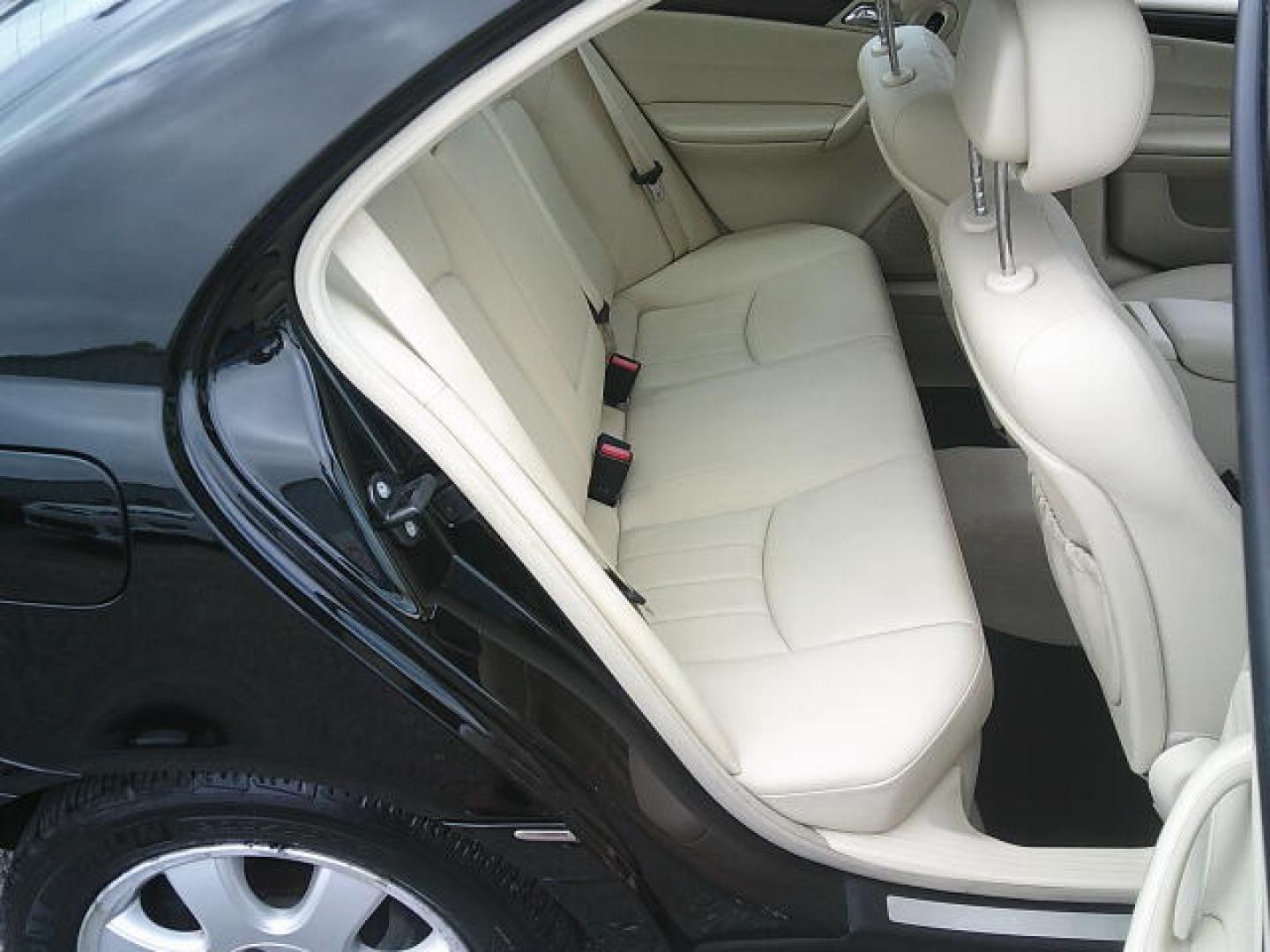 2007 Black /Beige Mercedes-Benz C-Class C280 Luxury Sedan 4Matic (WDBRF92H77F) with an 3.2L V6 SOHC 18V engine, Automatic transmission, located at 4000 Bee Ridge Road, Sarasota, FL, 34233, (941) 926-0300, 27.298664, -82.489151 - Photo#12