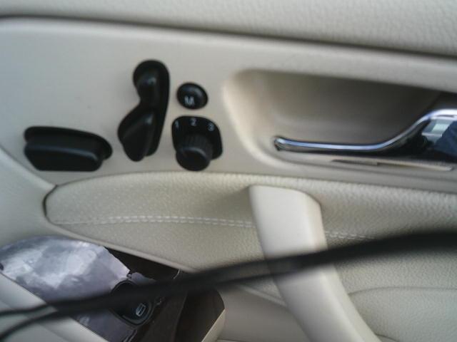 2007 Black /Beige Mercedes-Benz C-Class C280 Luxury Sedan 4Matic (WDBRF92H77F) with an 3.2L V6 SOHC 18V engine, Automatic transmission, located at 4000 Bee Ridge Road, Sarasota, FL, 34233, (941) 926-0300, 27.298664, -82.489151 - Photo#14