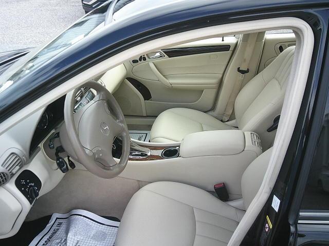 2007 Black /Beige Mercedes-Benz C-Class C280 Luxury Sedan 4Matic (WDBRF92H77F) with an 3.2L V6 SOHC 18V engine, Automatic transmission, located at 4000 Bee Ridge Road, Sarasota, FL, 34233, (941) 926-0300, 27.298664, -82.489151 - Photo#19