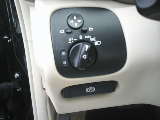 2007 Black /Beige Mercedes-Benz C-Class C280 Luxury Sedan 4Matic (WDBRF92H77F) with an 3.2L V6 SOHC 18V engine, Automatic transmission, located at 4000 Bee Ridge Road, Sarasota, FL, 34233, (941) 926-0300, 27.298664, -82.489151 - Photo#20