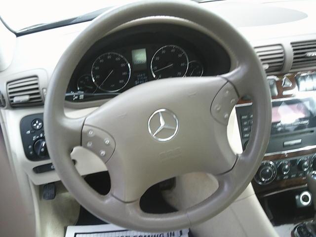 2007 Black /Beige Mercedes-Benz C-Class C280 Luxury Sedan 4Matic (WDBRF92H77F) with an 3.2L V6 SOHC 18V engine, Automatic transmission, located at 4000 Bee Ridge Road, Sarasota, FL, 34233, (941) 926-0300, 27.298664, -82.489151 - Photo#21