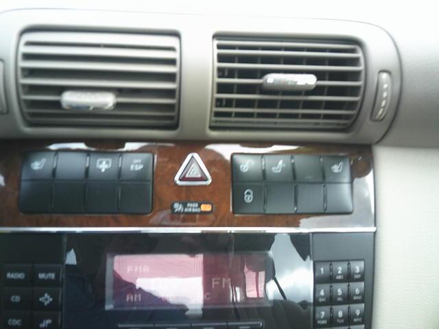 2007 Black /Beige Mercedes-Benz C-Class C280 Luxury Sedan 4Matic (WDBRF92H77F) with an 3.2L V6 SOHC 18V engine, Automatic transmission, located at 4000 Bee Ridge Road, Sarasota, FL, 34233, (941) 926-0300, 27.298664, -82.489151 - Photo#24