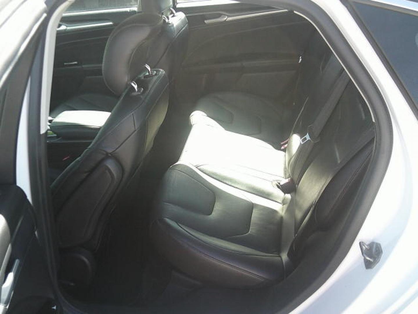2013 WHITE /Black Ford Fusion Titanium (3FA6P0K93DR) with an 2.0L L4 DOHC 16V engine, Automatic transmission, located at 4000 Bee Ridge Road, Sarasota, FL, 34233, (941) 926-0300, 27.298664, -82.489151 - Photo#9