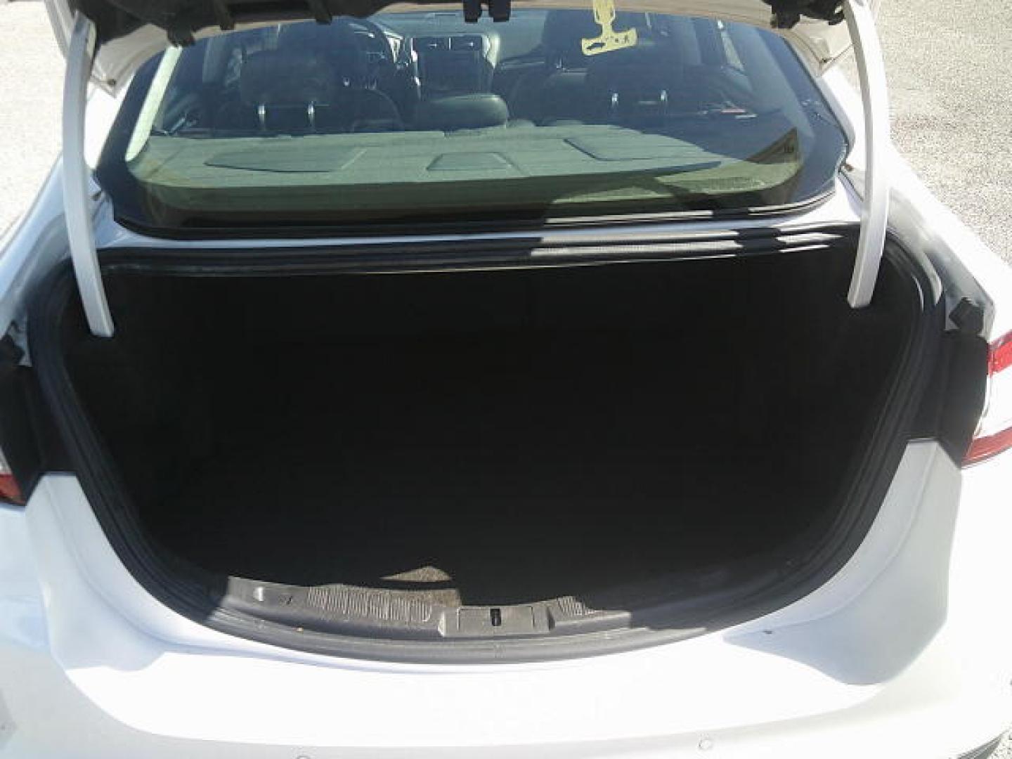 2013 WHITE /Black Ford Fusion Titanium (3FA6P0K93DR) with an 2.0L L4 DOHC 16V engine, Automatic transmission, located at 4000 Bee Ridge Road, Sarasota, FL, 34233, (941) 926-0300, 27.298664, -82.489151 - Photo#10