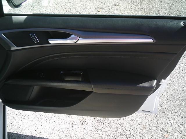 2013 WHITE /Black Ford Fusion Titanium (3FA6P0K93DR) with an 2.0L L4 DOHC 16V engine, Automatic transmission, located at 4000 Bee Ridge Road, Sarasota, FL, 34233, (941) 926-0300, 27.298664, -82.489151 - Photo#12